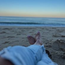 Load image into Gallery viewer, Bluffin' It